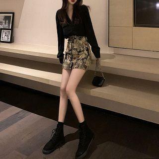 V-neck Blouse / Cat Print Mini Pencil Skirt / Set