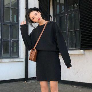 Set: Plain Sweatshirt + Mini Skirt