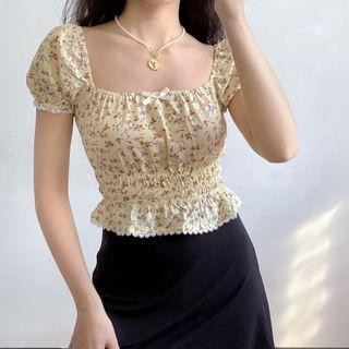 Square-neck Floral Puff-sleeve Cropped Top