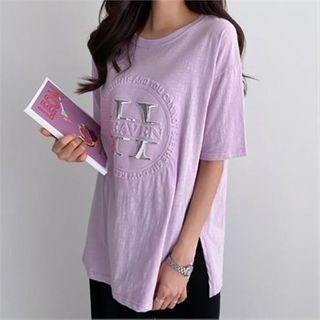Drop-shoulder Letter Embossed T-shirt