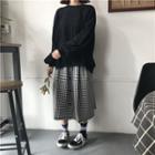 Plain Back-tie Sweatshirt / Check Midi-skirt