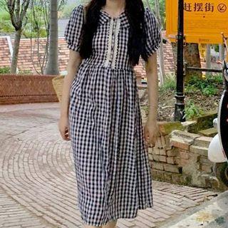 Plaid Short-sleeve Peter-pan Collar Dress As Shown In Figure - One Size