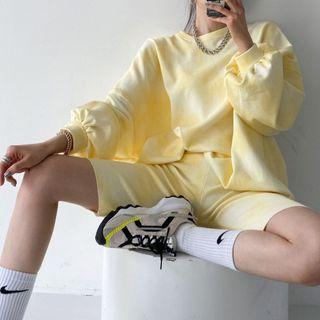 Set: Drop-shoulder Sweatshirt + Slim-fit Shorts