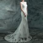 Sleeveless Lace Trained Wedding Dress