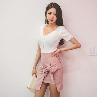 Deep V-neck Short-sleeve Knit Top