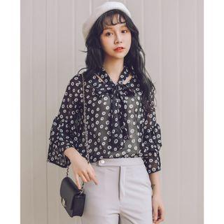 Frilled 3/4-sleeve Chiffon Blouse