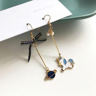 Non-matching Alloy Unicorn & Planet Dangle Earring