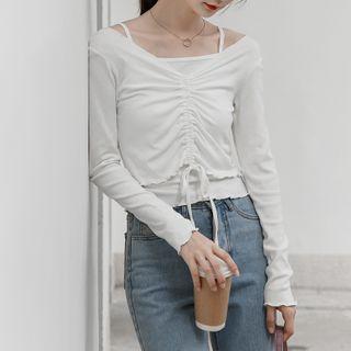 Set : Plain Sleeveless Top + V Neck Pleated Long-sleeve Top