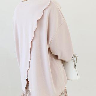 Slit-back Scallop-edge Oversized Pullover