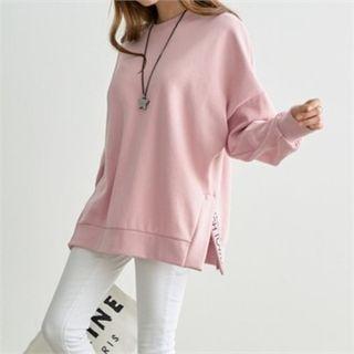 Letter-printed Slit-side Sweatshirt