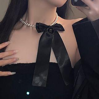Faux Pearl Bow Choker White & Black - One Size