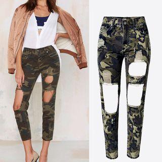 Ripped Camouflage Cropped Pants