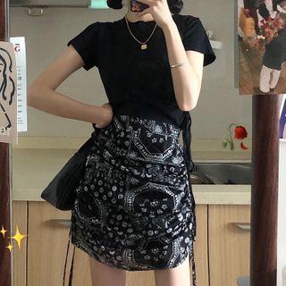 Drawstring Short-sleeve T-shirt / Printed Mini Skirt