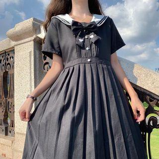 Short-sleeve Pleated Midi Dress / Bow Tie