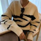 Print Sweater White & Black - One Size