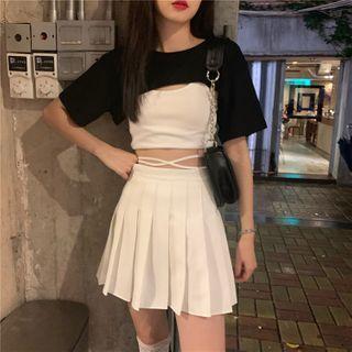 Elbow-sleeve Crop Top / Pleated Skirt