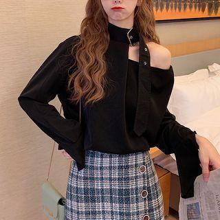 Buckled Collar Cold-shoulder Blouse