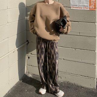 Oversized Sweatshirt / Printed Wide-leg Pants