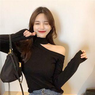 Long-sleeve Asymmetric Shoulder Cutout Knit Top