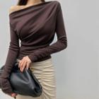 Asymmetric Off-shoulder Ruched Top