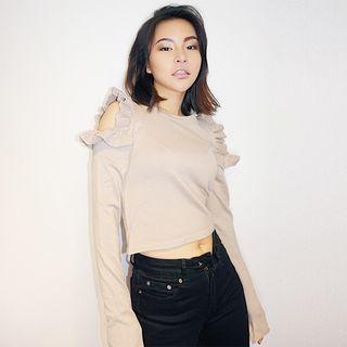Cutout Shoulder Ruffle Trim Long-sleeve T-shirt