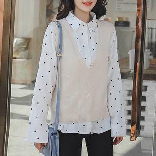 V-neck Knit Vest / Dotted Blouse / Set