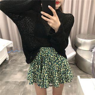 Plain Knit Pullover / Floral A-line Skort