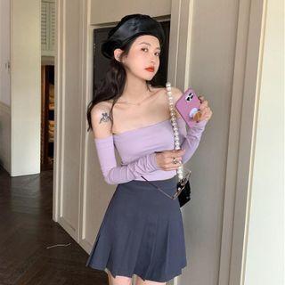 Long-sleeve Off Shoulder Top / Pleated Skirt