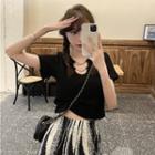 Short-sleeve Chain-accent Cropped T-shirt