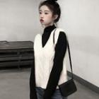 Long-sleeve Mock-neck Top / Cable Knit Sweater Vest
