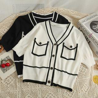 Contrasted Button-up Crop T-shirt