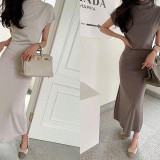 Cap-sleeve Mock-neck Flared Maxi Dress