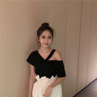 V-neck Off-shoulder Loose-fit Short-sleeve T-shirt