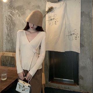 Single-button Long-sleeve Knit Top