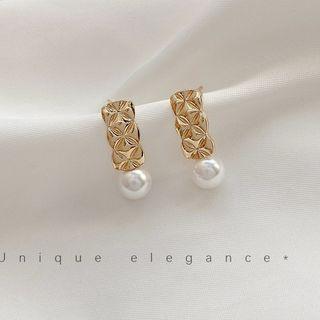 Faux Pearl Drop Earring A224 - 1 Pair - Gold & White - One Size