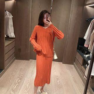 Rib Knit Sweater / Straight Cut Midi Skirt