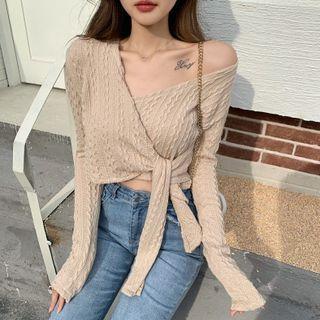 Long-sleeve V-neck Cropped Cross Lace-up Knit Top