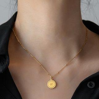 Star Print Pendant Necklace