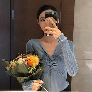 Long Sleeve V-neck Cropped Top