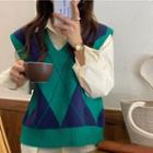 V-neck Two Tone Argyle Jacquard Knit Vest
