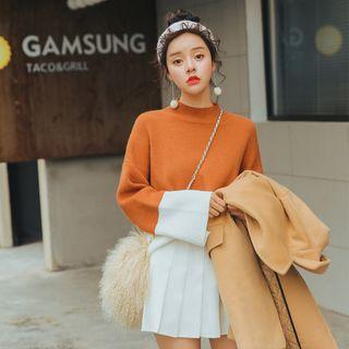 Two-tone Mock-neck Chunky Sweater