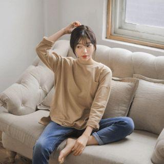 Long-sleeve Pocket-front Dip-back T-shirt