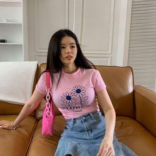 Flower Illustrated Slim Crop T-shirt