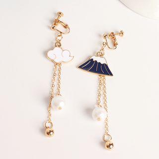 Non-matching Faux Pearl Fuji & Cloud Dangle Earring