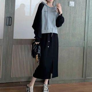 Set: Two-tone Hoodie + Slit Midi Skirt