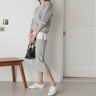 Set: Round-neck Layered Pullover + Band-waist Midi Skirt