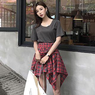 Short-sleeve T-shirt / Plaid A-line Tie-waist Skirt
