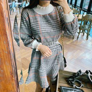 Contrast Frill-edge Ruffle-hem Plaid Dress