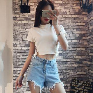 Lace Up-side Cropped T-shirt
