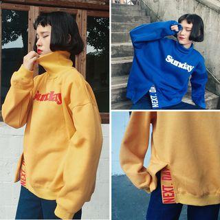 Print Turtleneck Sweatshirt